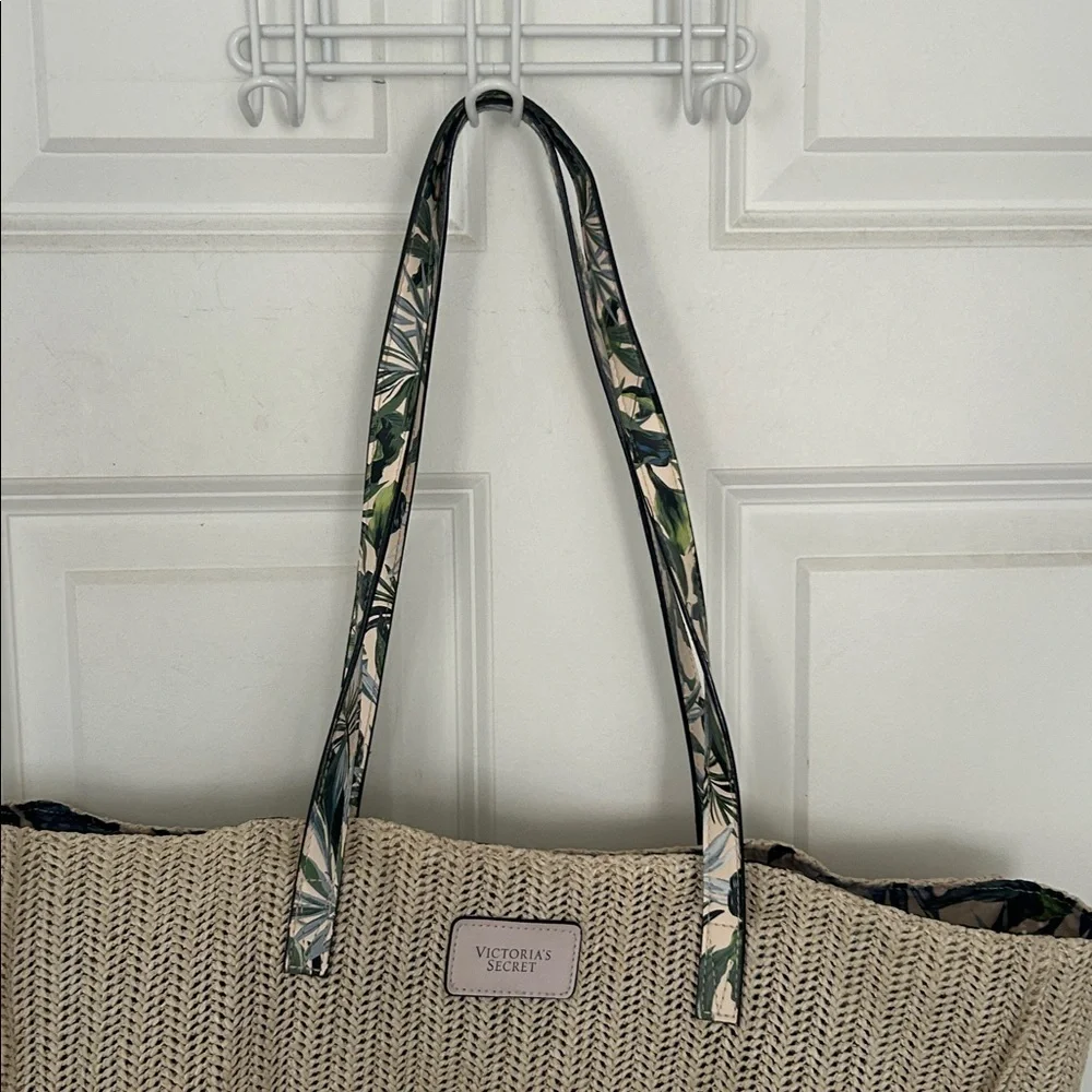 Victoria's Secret 2020 limited edition woven tote bag beige tropical lining